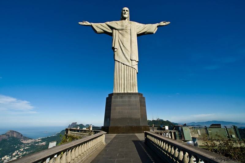 Статуя-Христа-Спасителя-Рио-де-Жанейро-Бразилия.jpg